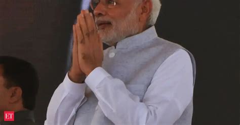 PM Modi visits Sivagiri mutt; pays tribute to Narayana Guru - The ...