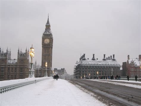 London in the snow... | Visiting england, London winter, London snow