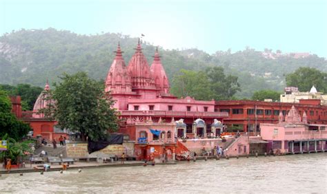 Haridwar Rishikesh Tempo Traveller | 1 Night / 2 Days