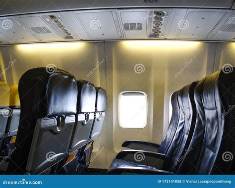 Economy Class Sign 的图像结果