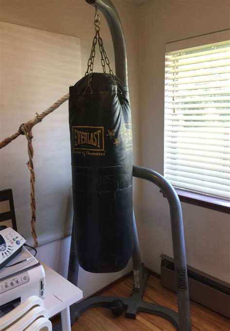 $60 Everlast “Choice of Champions” Punching Bag w/ Stand for Sale in Tacoma, WA - OfferUp