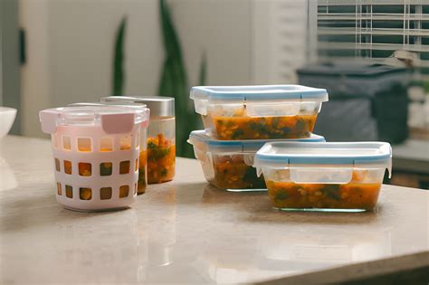 Tear vs. Tare: Meaning, Spelling & Usage Demystified