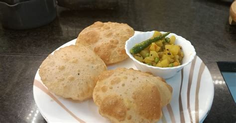 Falguni Kandar দ্বারা মুগ ডালের রাধাবল্লভী (Moong Daler Radhaballavi ...