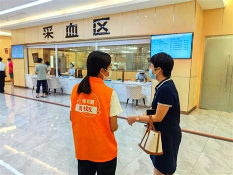 “橙心”诚意 阳光人寿海南分公司开展导诊陪诊志愿服务-半岛网