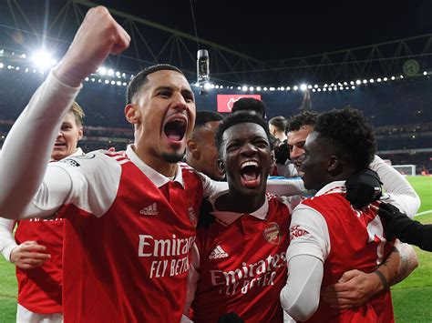 Arsenal sur la voie royale | Meer