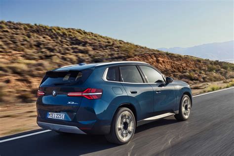 The new BMW X3 30e xDrive - Dynamic. (06/2024)