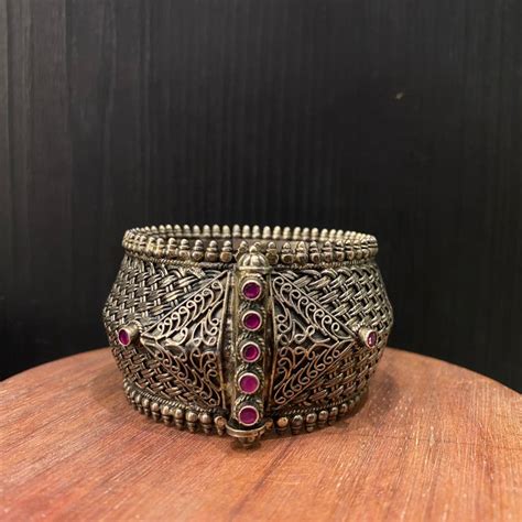 Silver Bracelet - Buy Silver Bracelets For Women Online in India – Mymotifs