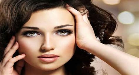 देखभाल के बावजूद अचानक स्किन क्यों हो जाती है सेंसिटिव | TheHealthSite ...