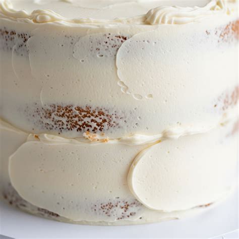 How to Crumb Coat a Cake for Beginners - Our GuideThe Cake Decorating Co. | Blog