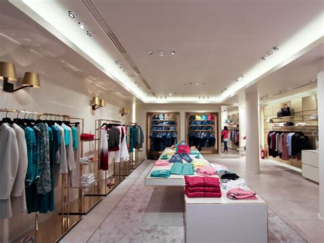 10万元购物空间200平米装修案例_效果图 - 女服装店 - 设计本