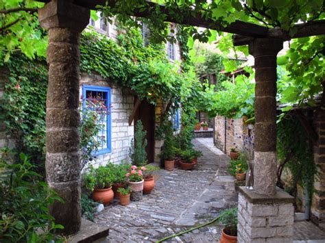 SAXONIS HOUSES (Papigko) - Guesthouse Reviews, Photos, Rate Comparison ...