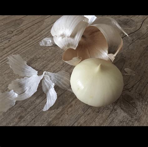 Whole garlic , no cloves : r/oddlysatisfying