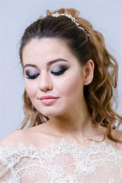 bridal makeup for round face