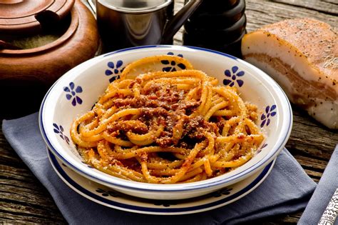 Bucatini all Amatriciana Sauce Recipe - The Real Deal