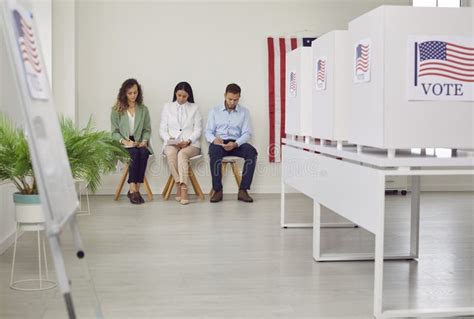 Pictures of People Voting 的图像结果