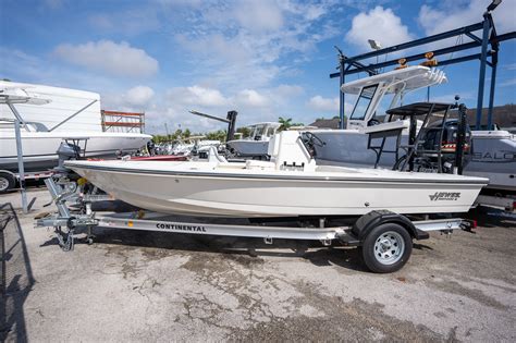 2025 HEWES Redfisher 18 - Bob Hewes Boats | Florida Boat Sales