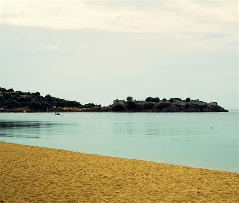 Likithos Beach: Oaza Prirodnog Spokoja u Galiniju