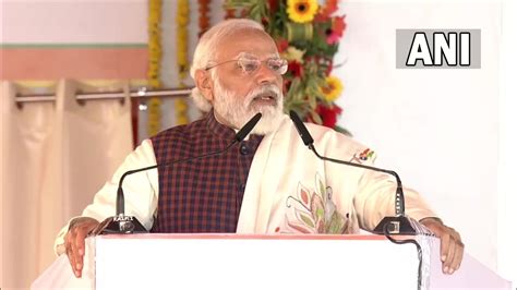 PM Modi Lays Foundation Stone For Ganga Expressway in UP, Takes Dig At ...