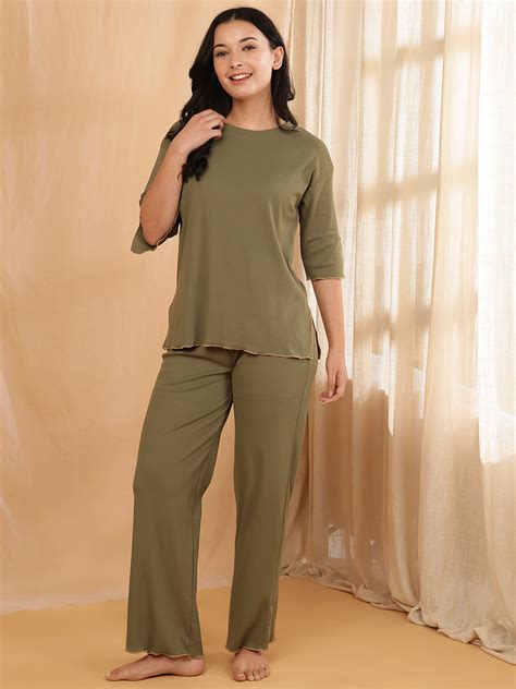 Women Solid Nightsuit Set with Top & Pyjama – NEUDIS Store
