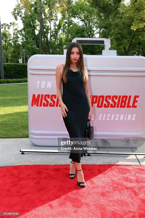 Léa Martinez's feet