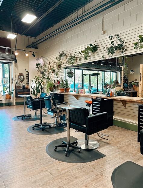 OAK BRUSH - Durango CO Hair Salon