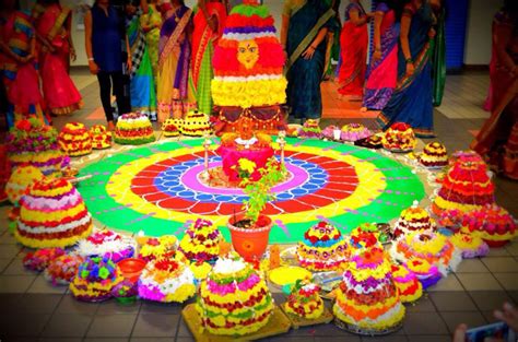 Celebrate Bathukamma: The Floral Festival of Telangana [1 min read]