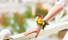 bracciale fiori nozze 2017 il bouquet di tendenza tratto rosa bracciale fiori nozze 2017 il bouquet di tendenza tratto rosa