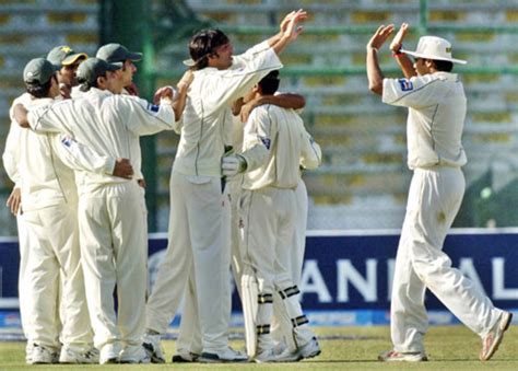 Jacques Kallis miscues a sweep shot | ESPNcricinfo.com