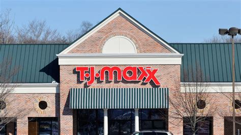 'Looks like this is going to be a goodbye,' blasts TJ Maxx shoppers after bank adds on new $2 ...