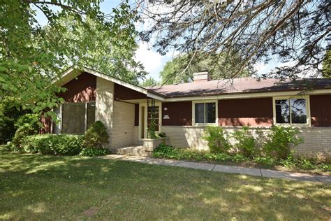 W127N12303 Knollwood Dr, Germantown, WI 53022 | Homes.com
