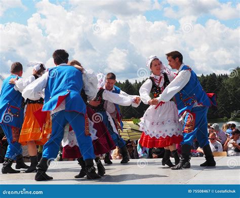 Polish Folk Dancers editorial photography. Image of dance - 75508467
