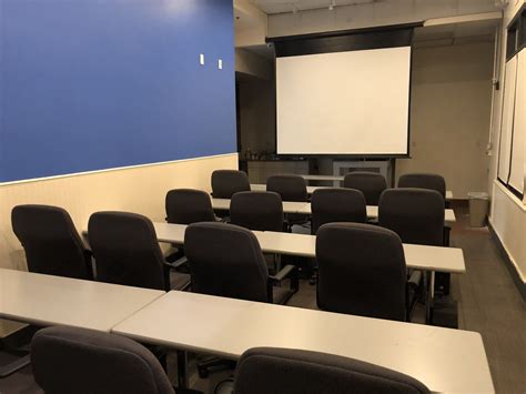 Computer Training Class 的图像结果