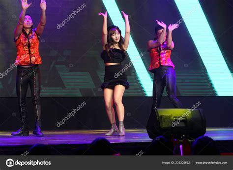 Japanese Porn Star Yua Mikami Girl Group Honey Popcorn Based – Stock ...