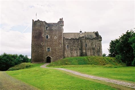 Rezultat imagine pentru Monty Python Castle Sketch