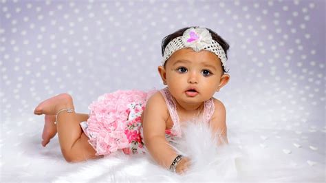 Why Do You Put Silver In a Baby Hand | चांदी पहनने से क्या फायदा होता ...