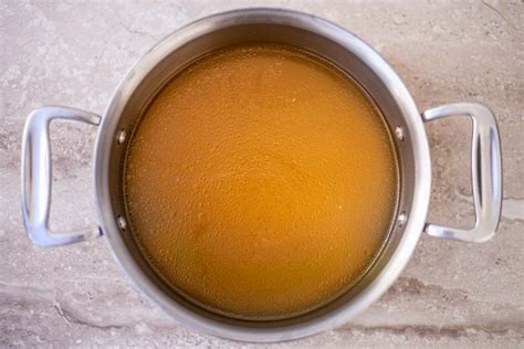 what is chicken broth made of