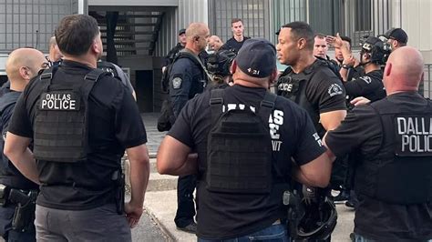 FBI, Dallas law enforcement raids target gangs, drug houses in Oak ...