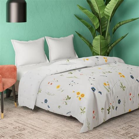 Buy Comforters For Bed Online At Prices From Rs. 1799 - Home Centre