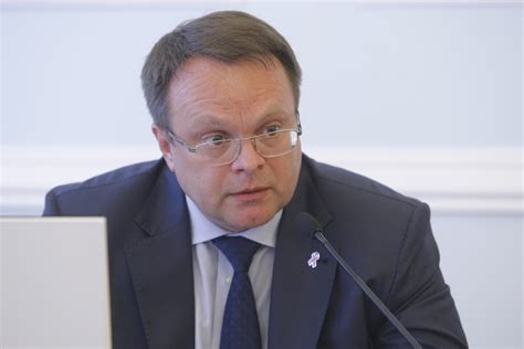 Главврач Боткинской больницы предложил антиваксерам посетить ковидные ...