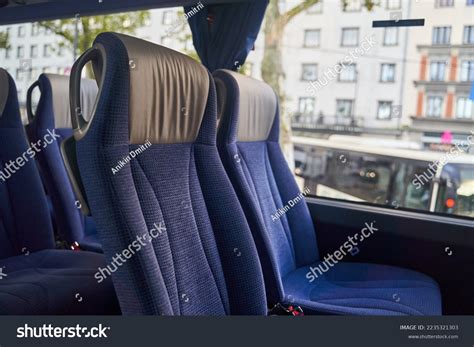 Bus Inside 的图像结果