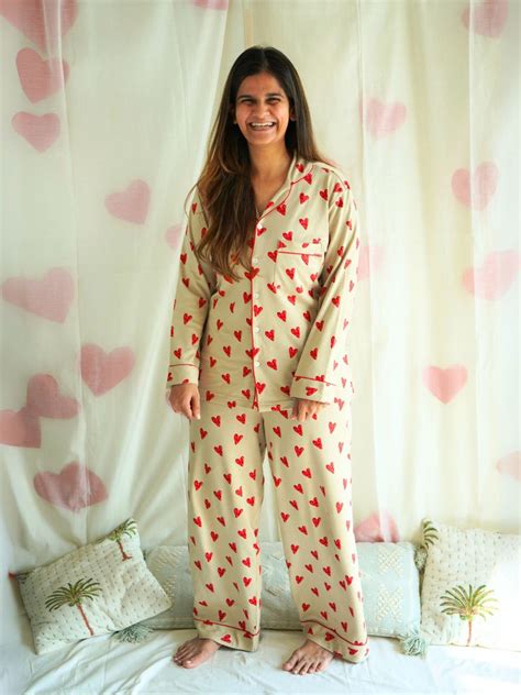 Night Suit for Women – Buy Women's Bamboo Christmas Night Suit Set ...