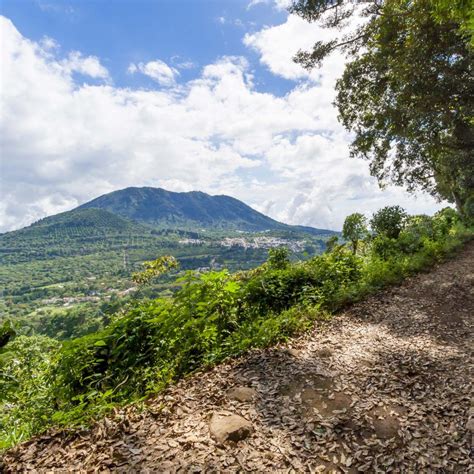 El Salvador: A Country On The Rise | Rough Guides