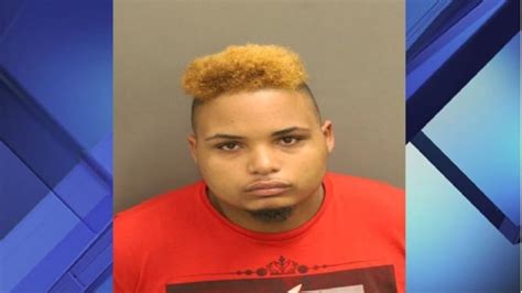 Man accused of selling fake Disney World tickets to tourists