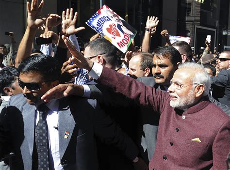 Modi Mingles with Cheering Crowds in NYC, Security Officials Panic ...