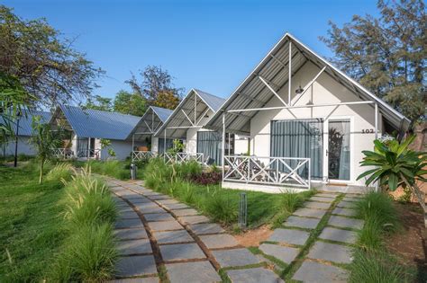 PRAVEG BEACH RESORT DAMAN, LIGHTHOUSE BEACH (Daman and Diu) - Hotel ...