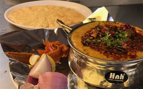 Check out this JM khau galli at J.M. Road | WhatsHot Pune