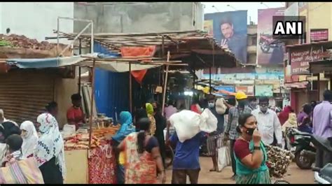 People People throng markets in Karnataka ahead of state-wide lockdown ...