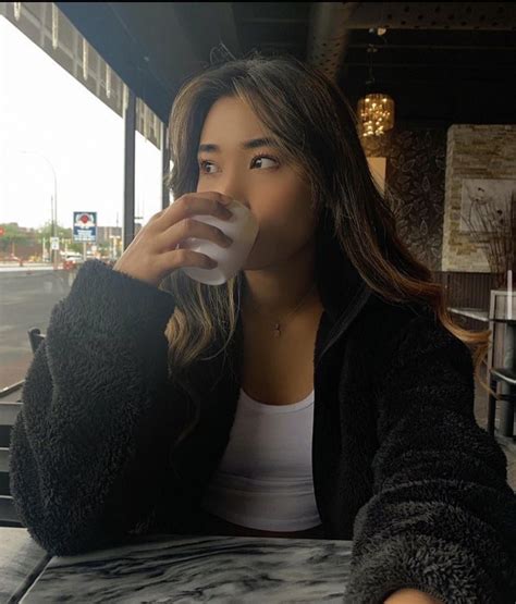 Vivian nai wow what a great Asian thot with cake : r/BigJigglyAsianAzz