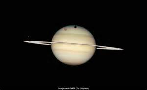 Scientists Find Water And Oil Mixing On Saturn's Moon During Simulation ...