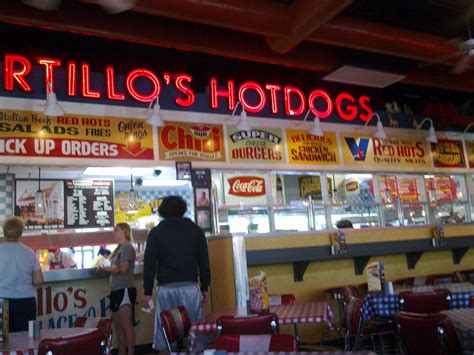 Ollie the Traveling TP Roll: Portillo's - Schaumburg